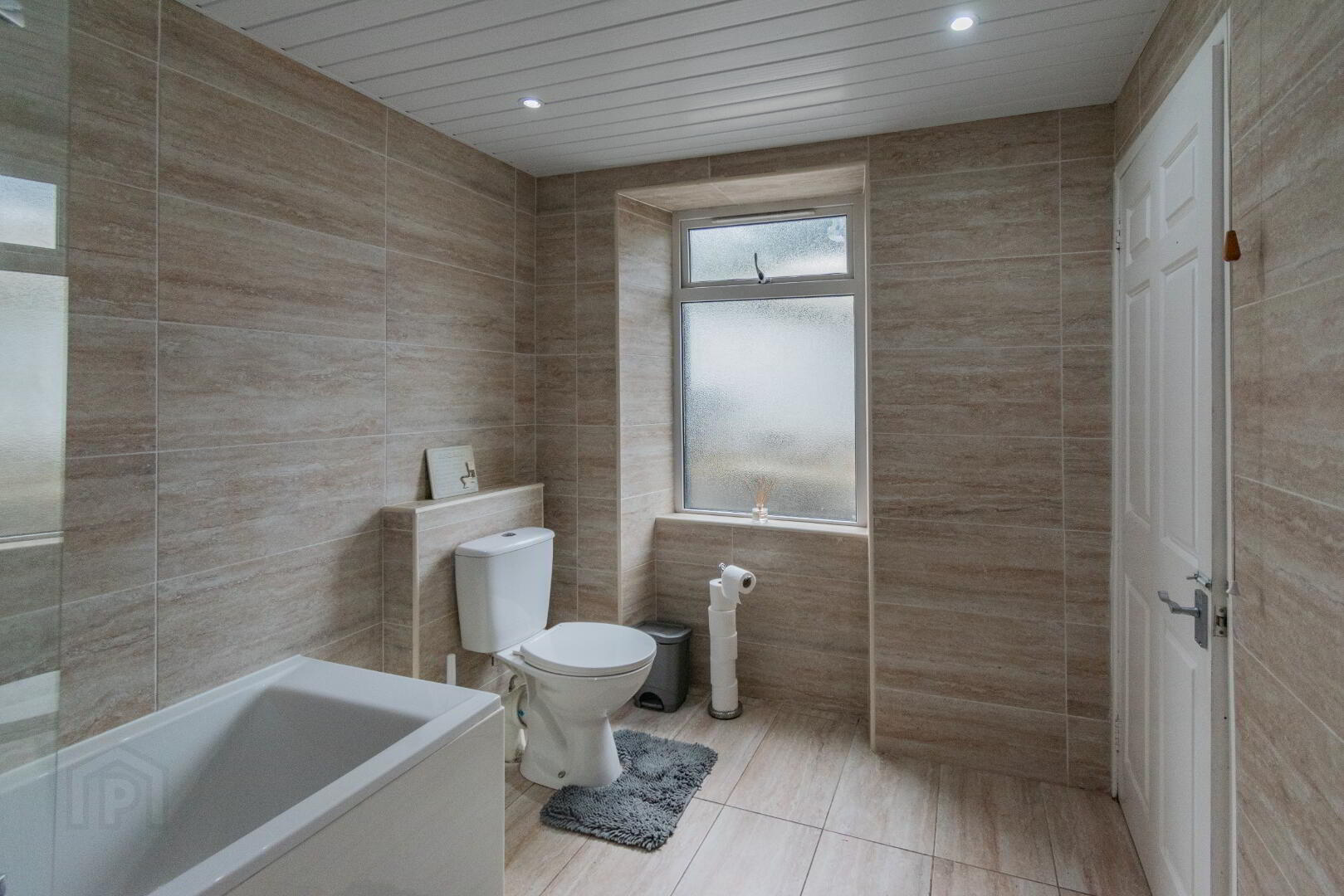 Pinegrove Cottage, 126 Doury Road 5 of 47