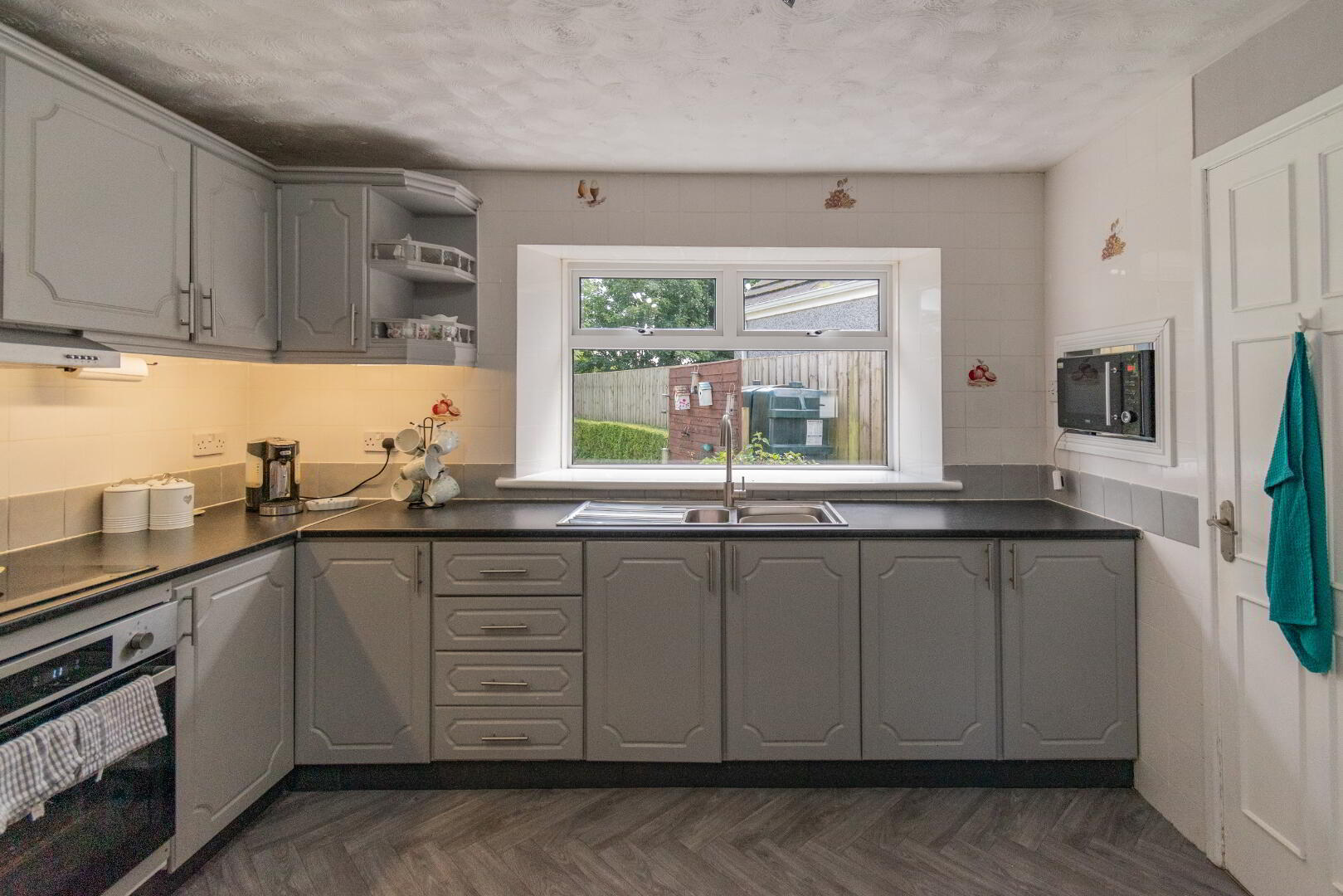 Pinegrove Cottage, 126 Doury Road 14 of 47