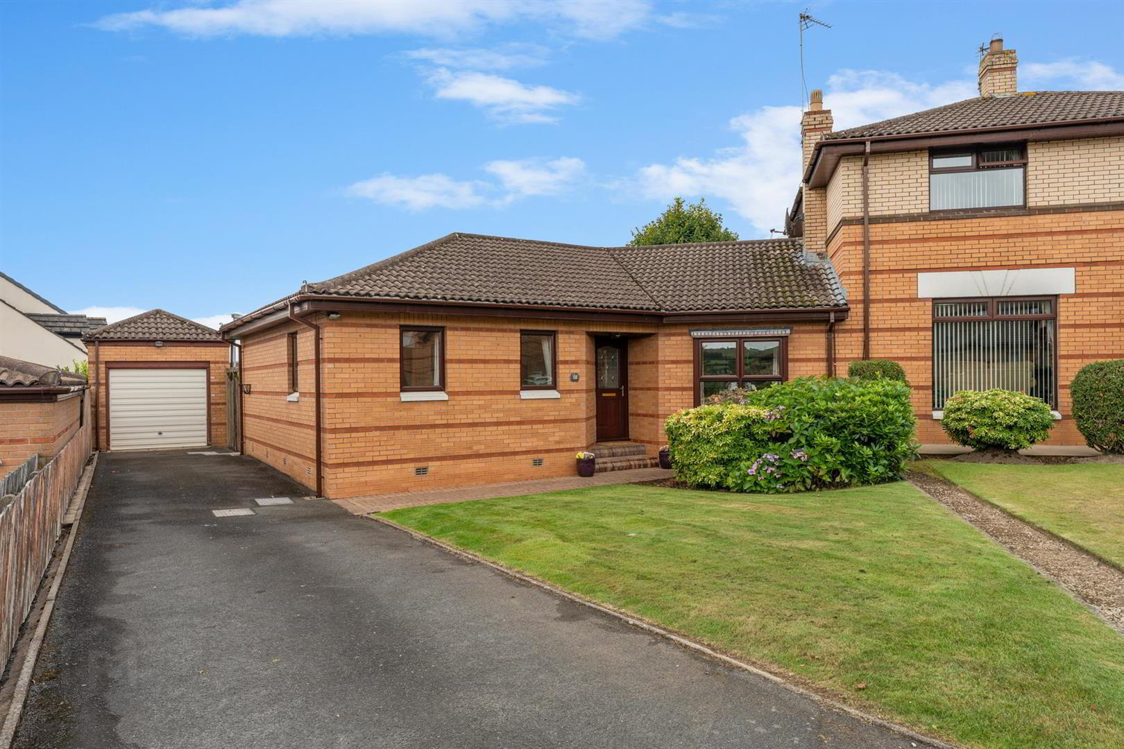 15 Grangewood Park 1 of 23