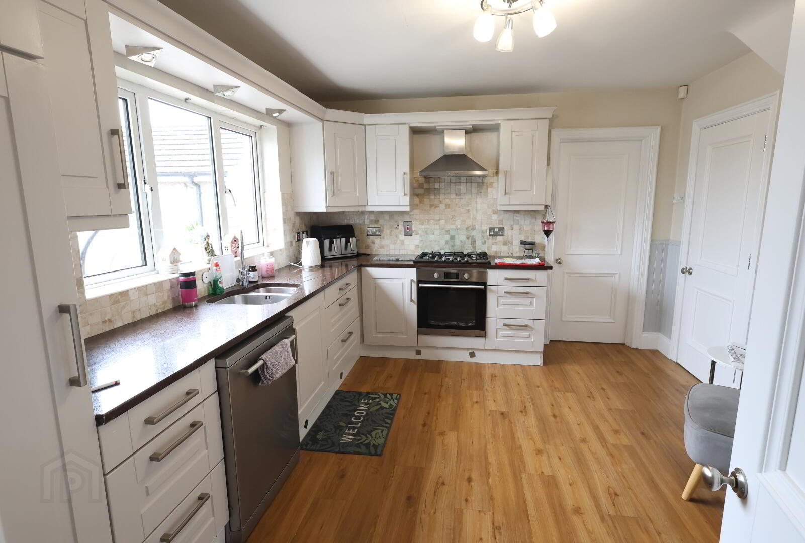 3 Oak Lane 8 of 30