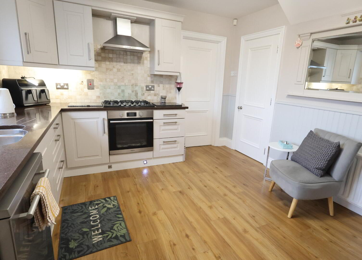 3 Oak Lane 8 of 33