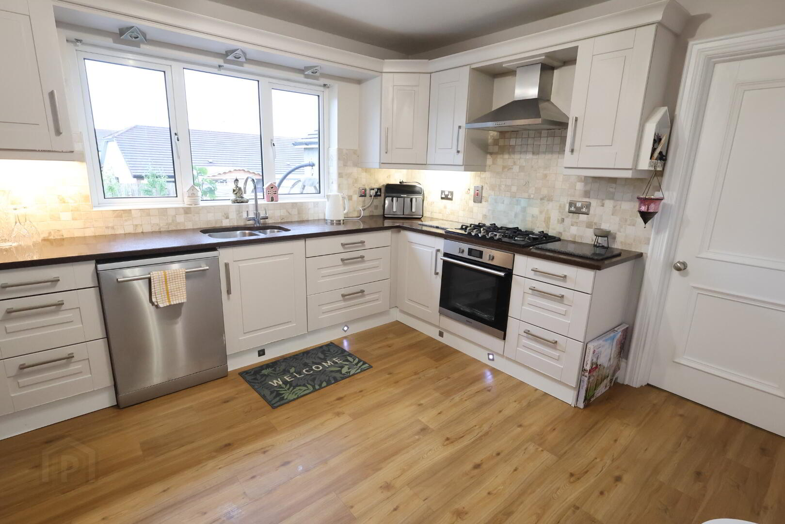 3 Oak Lane 9 of 33