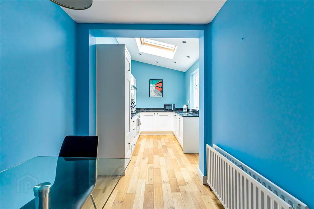 22 Strandview Street 8 of 20