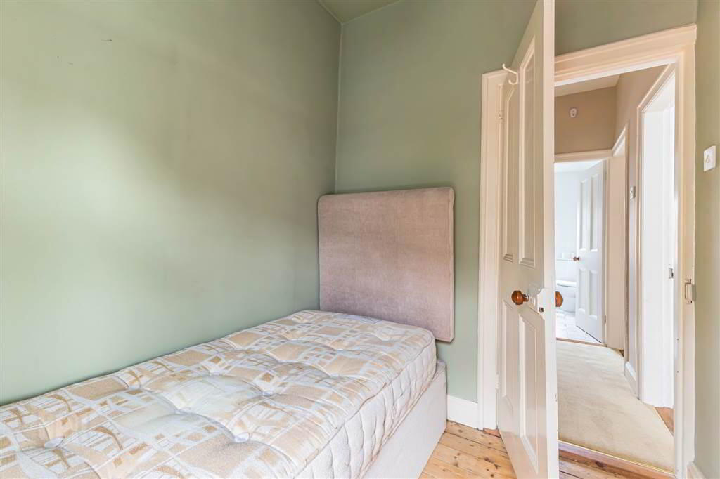22 Strandview Street 14 of 20