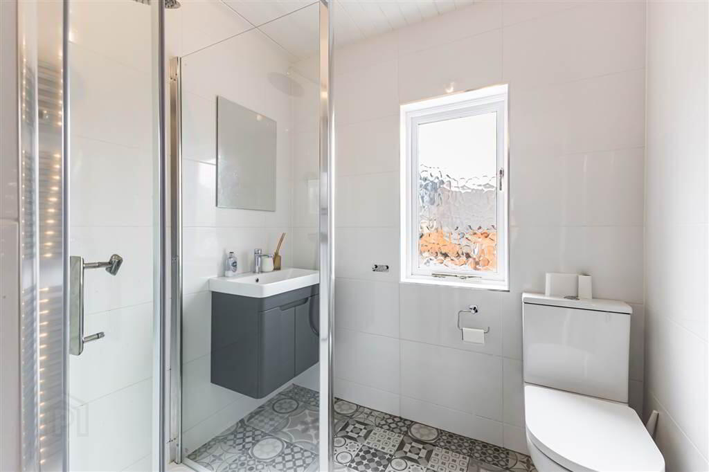 22 Strandview Street 17 of 20