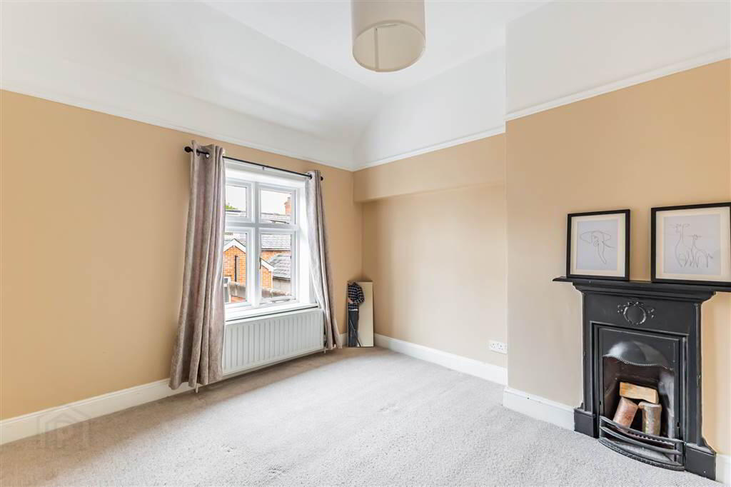 22 Strandview Street 16 of 20