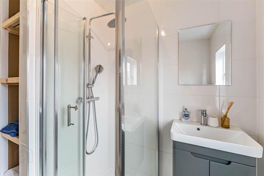 22 Strandview Street 18 of 20