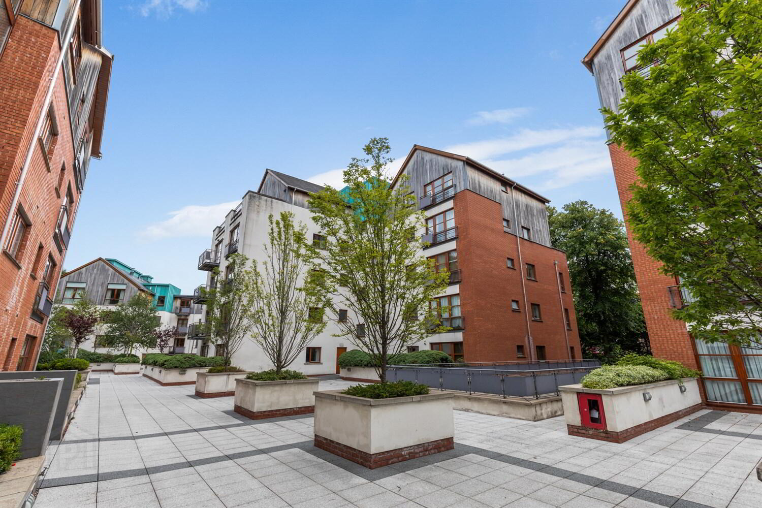 Apt 11d The Pines, Malone Square, 46 Windsor Park 1 of 19