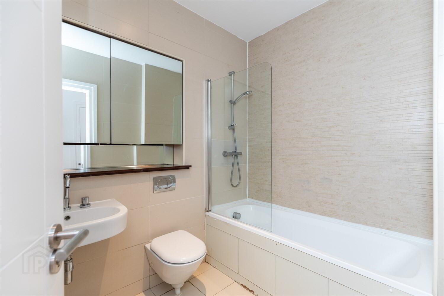 Apt 11d The Pines, Malone Square, 46 Windsor Park 19 of 19