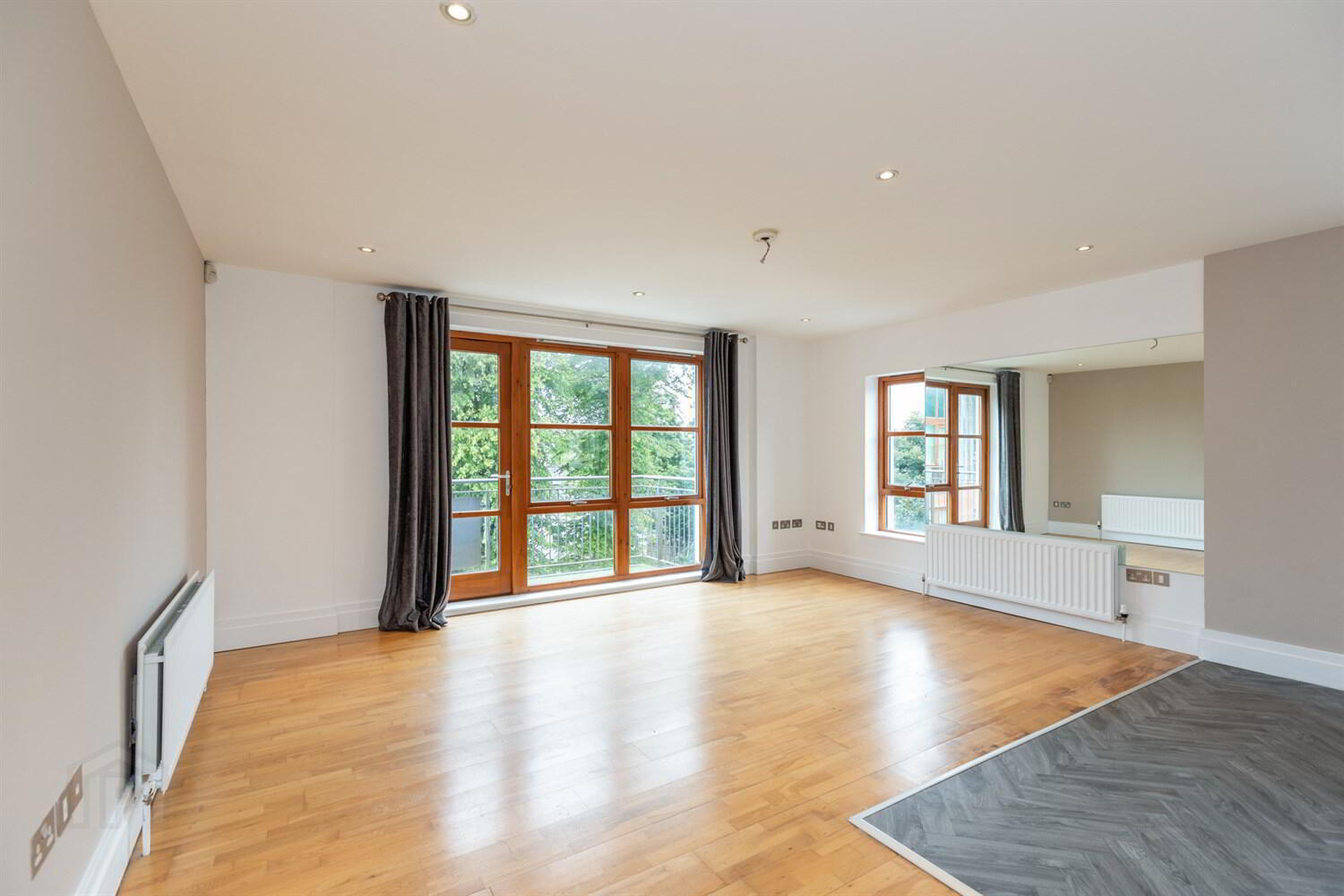 Apt 11d The Pines, Malone Square, 46 Windsor Park 6 of 19