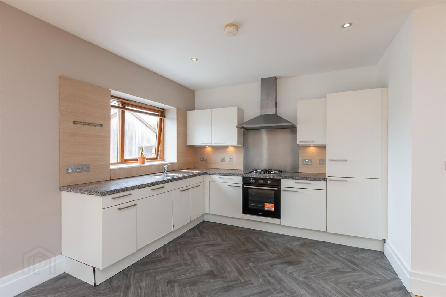 Apt 11d The Pines, Malone Square, 46 Windsor Park 10 of 19