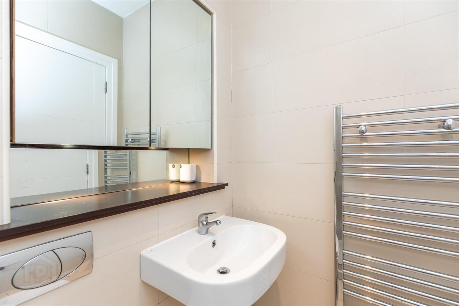 Apt 11d The Pines, Malone Square, 46 Windsor Park 13 of 19