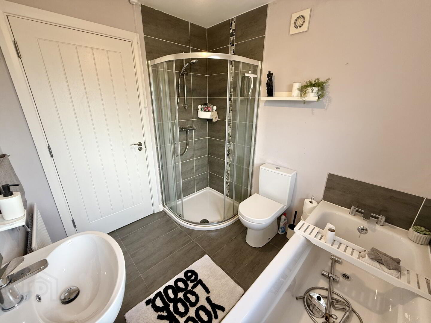 12 Neills Avenue 22 of 25