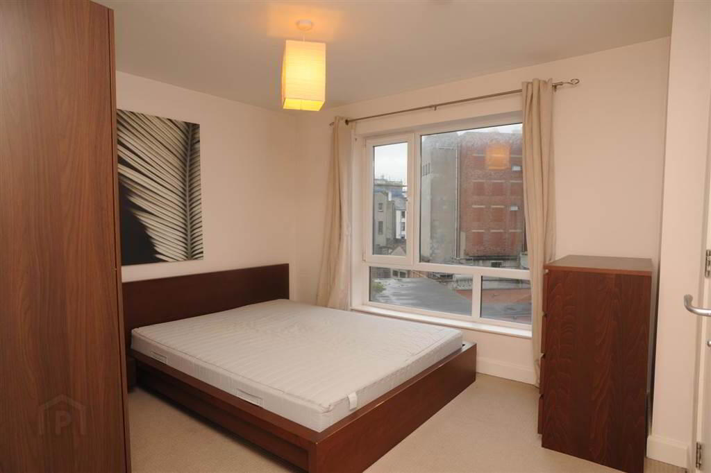 Apt 303 College Central, 4 College Avenue 5 of 9