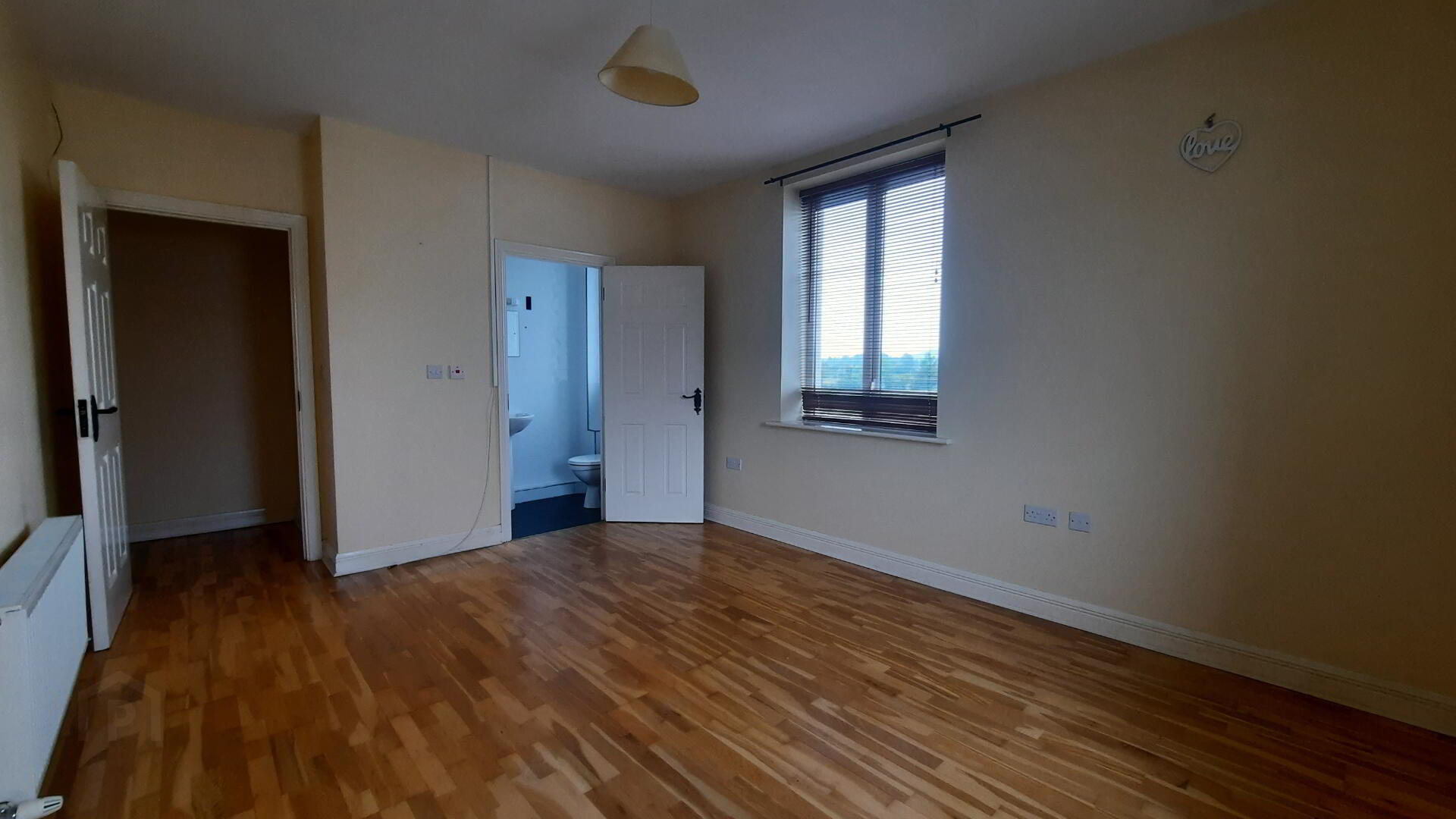 Apt 22 Springvale 10 of 18
