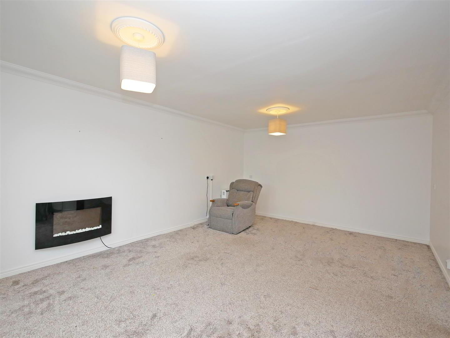 28 Queensfort Court 4 of 13