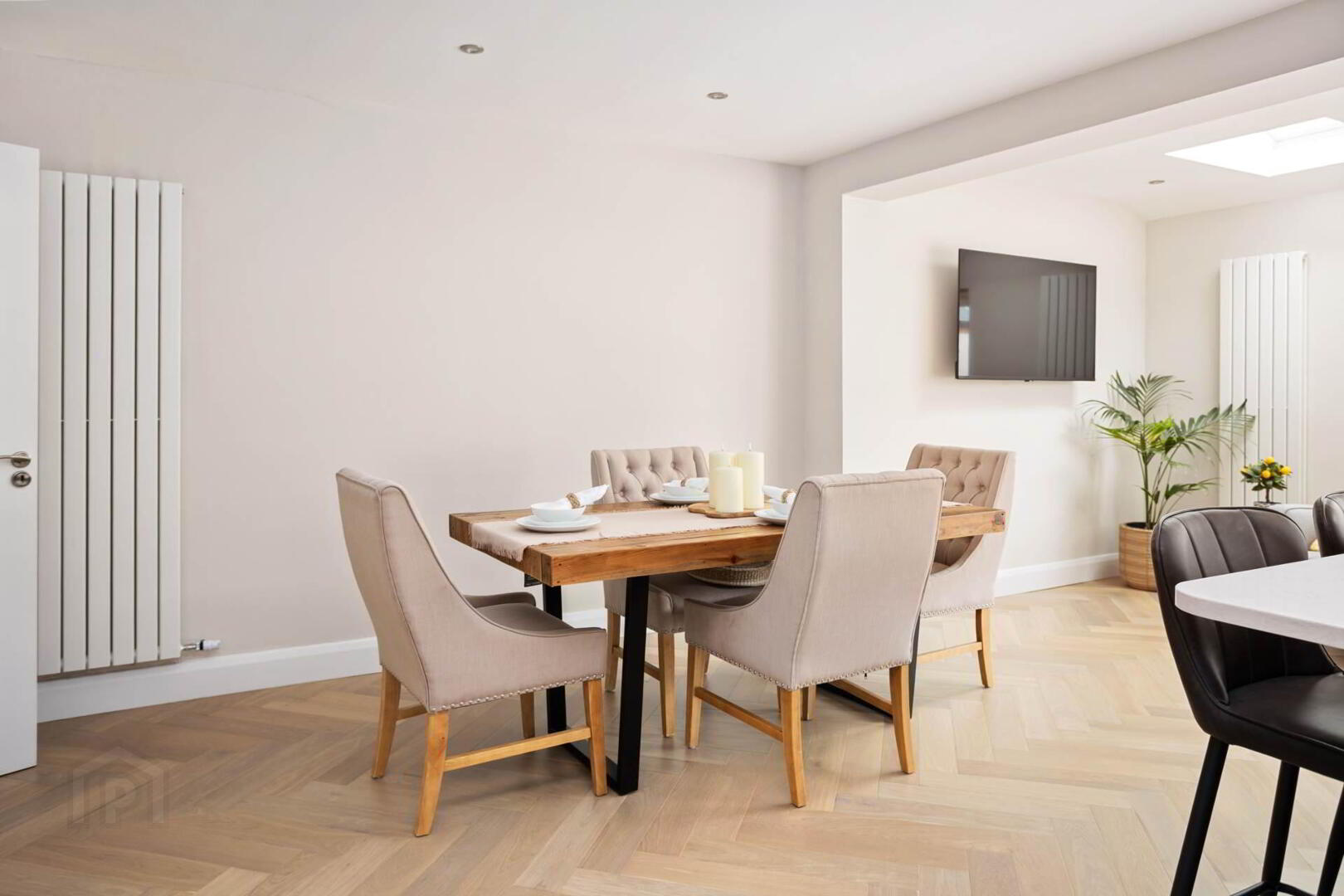 4 Larkfield Close 5 of 28