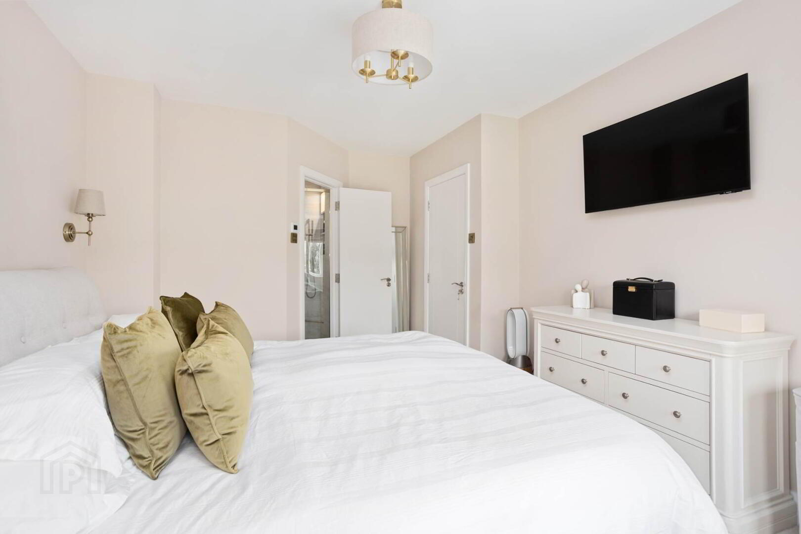 4 Larkfield Close 16 of 28