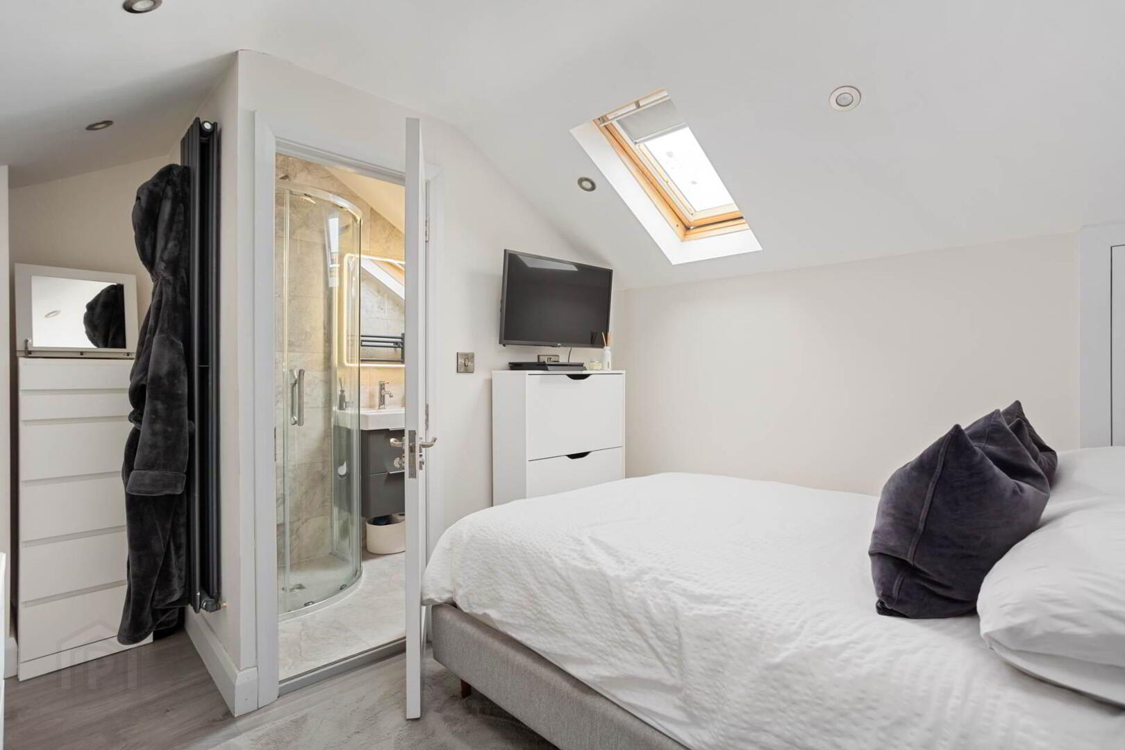 4 Larkfield Close 24 of 28
