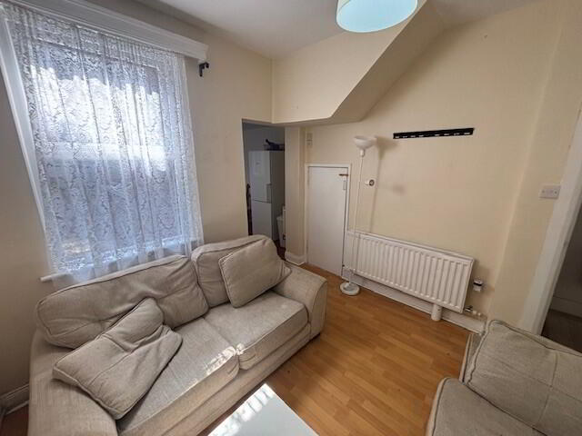 Great House, 17 Balfour Avenue 15 of 27