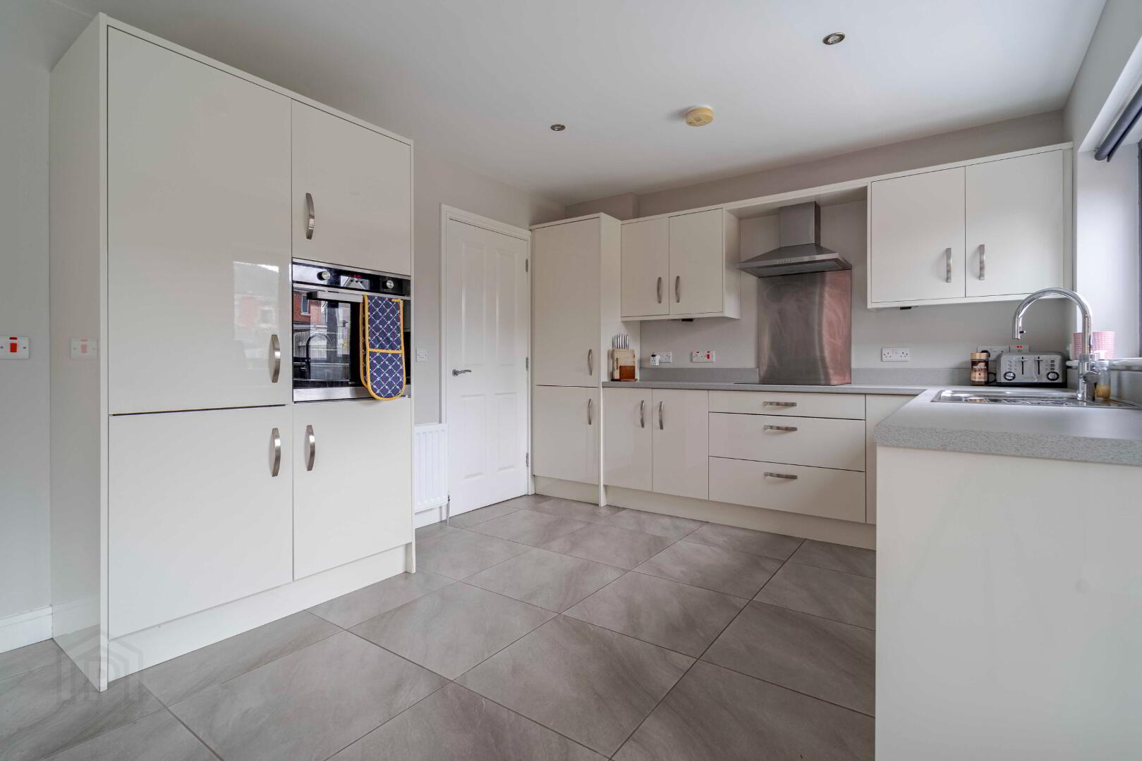 30 Ormonde Gardens 7 of 30