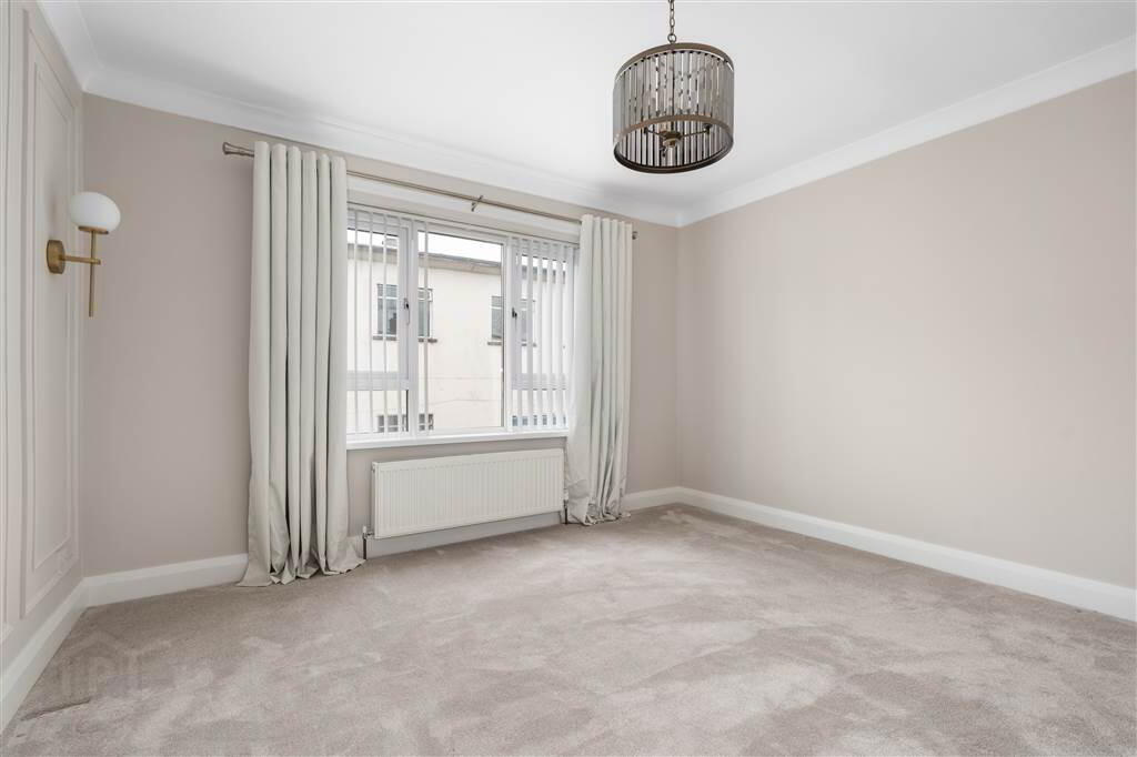 10 Larne Street 24 of 36