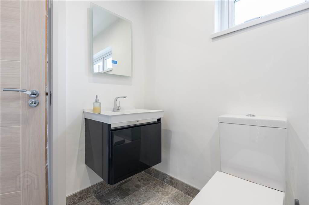 10 Larne Street 33 of 36