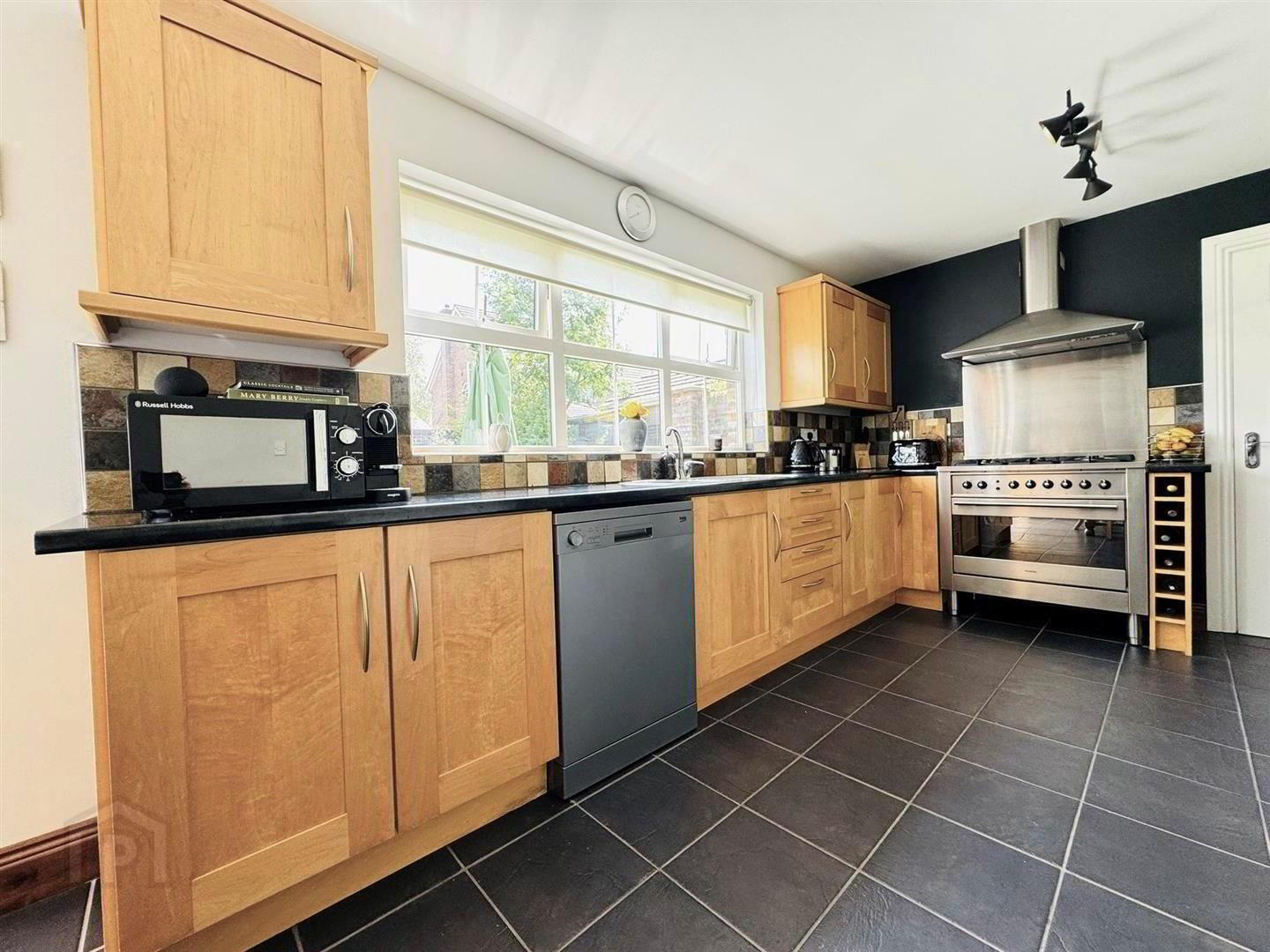 5 Dermont Avenue 8 of 31