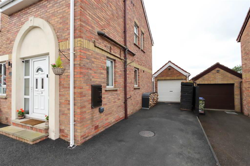 15 The Spires Crescent 3 of 28