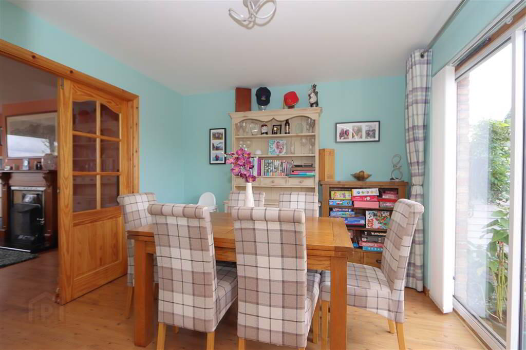 15 The Spires Crescent 11 of 28