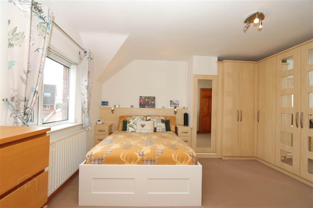 15 The Spires Crescent 17 of 28