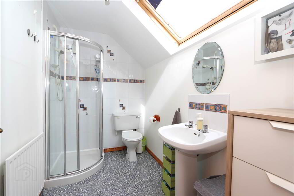 15 The Spires Crescent 20 of 28