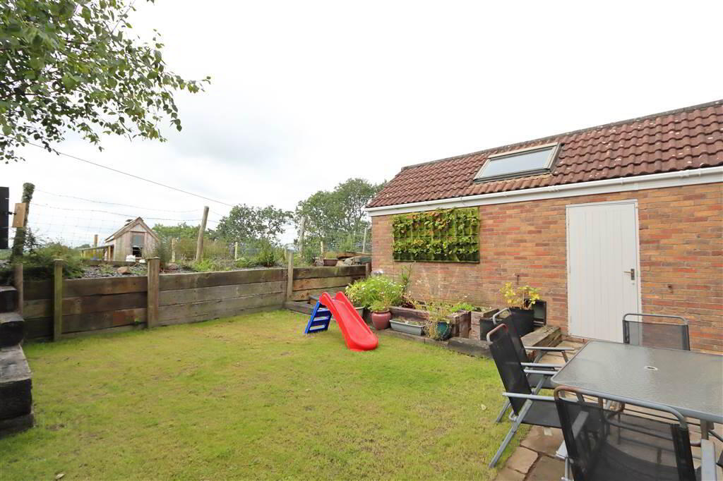 15 The Spires Crescent 27 of 28