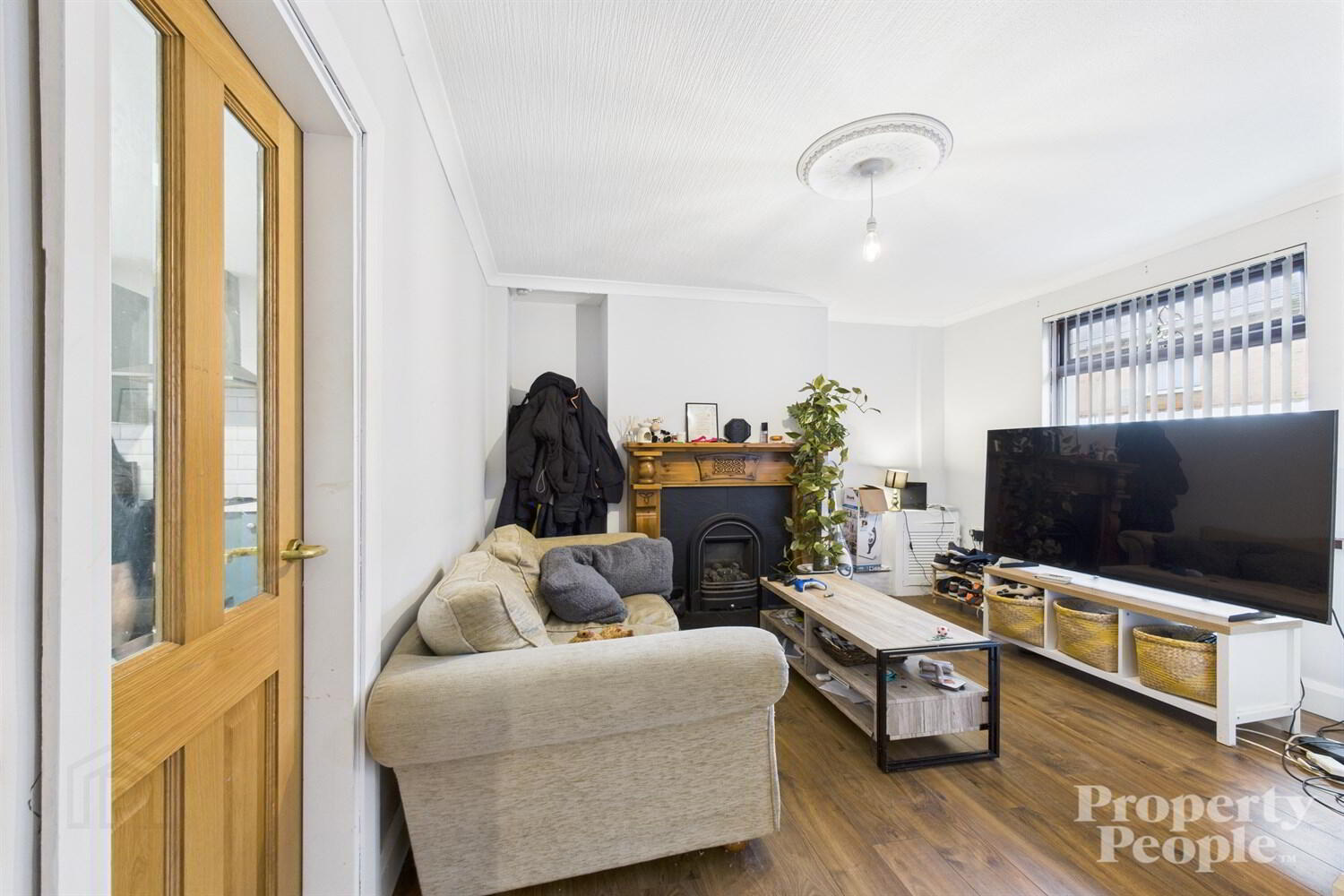 42 Beechmount Parade 7 of 16