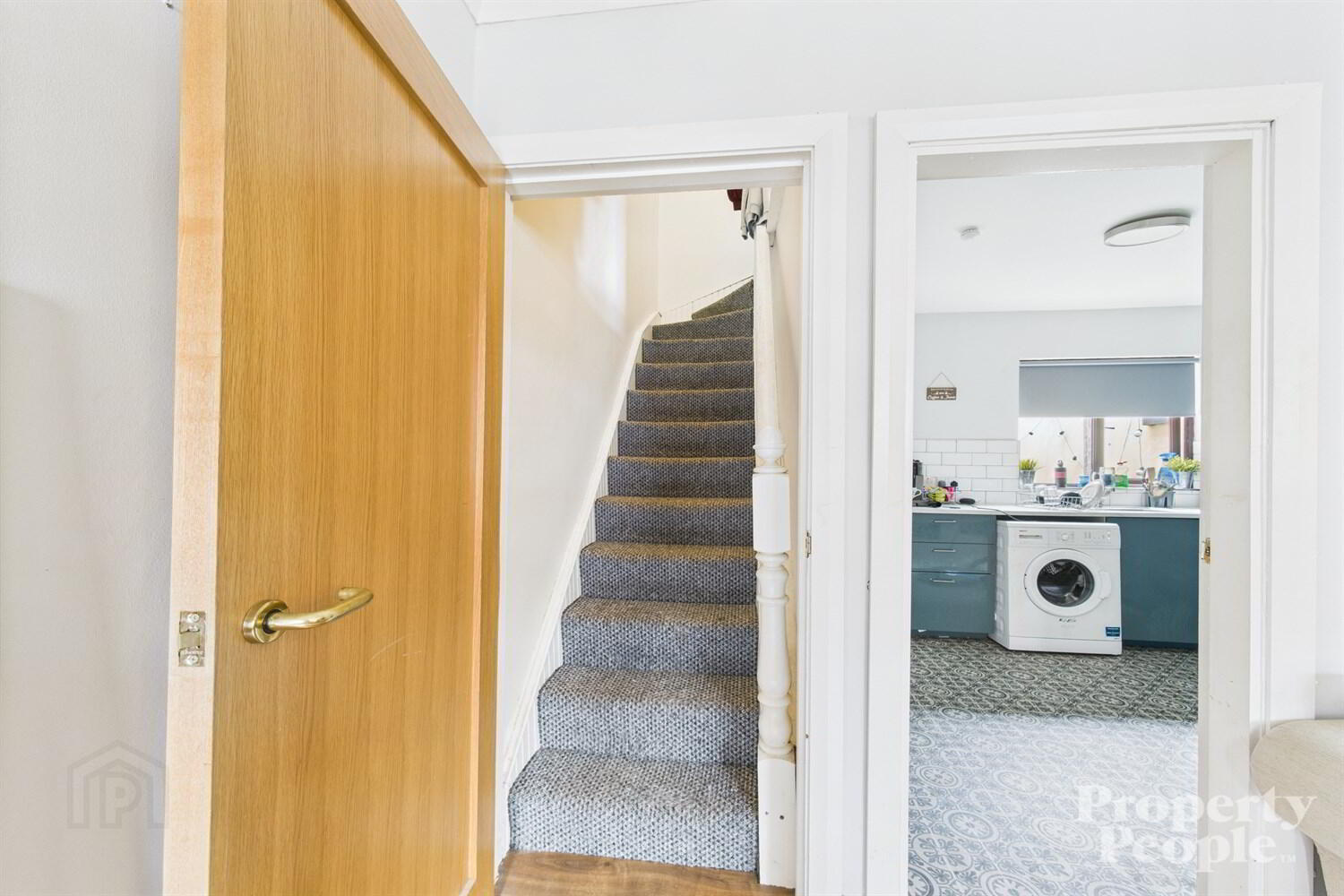 42 Beechmount Parade 9 of 16
