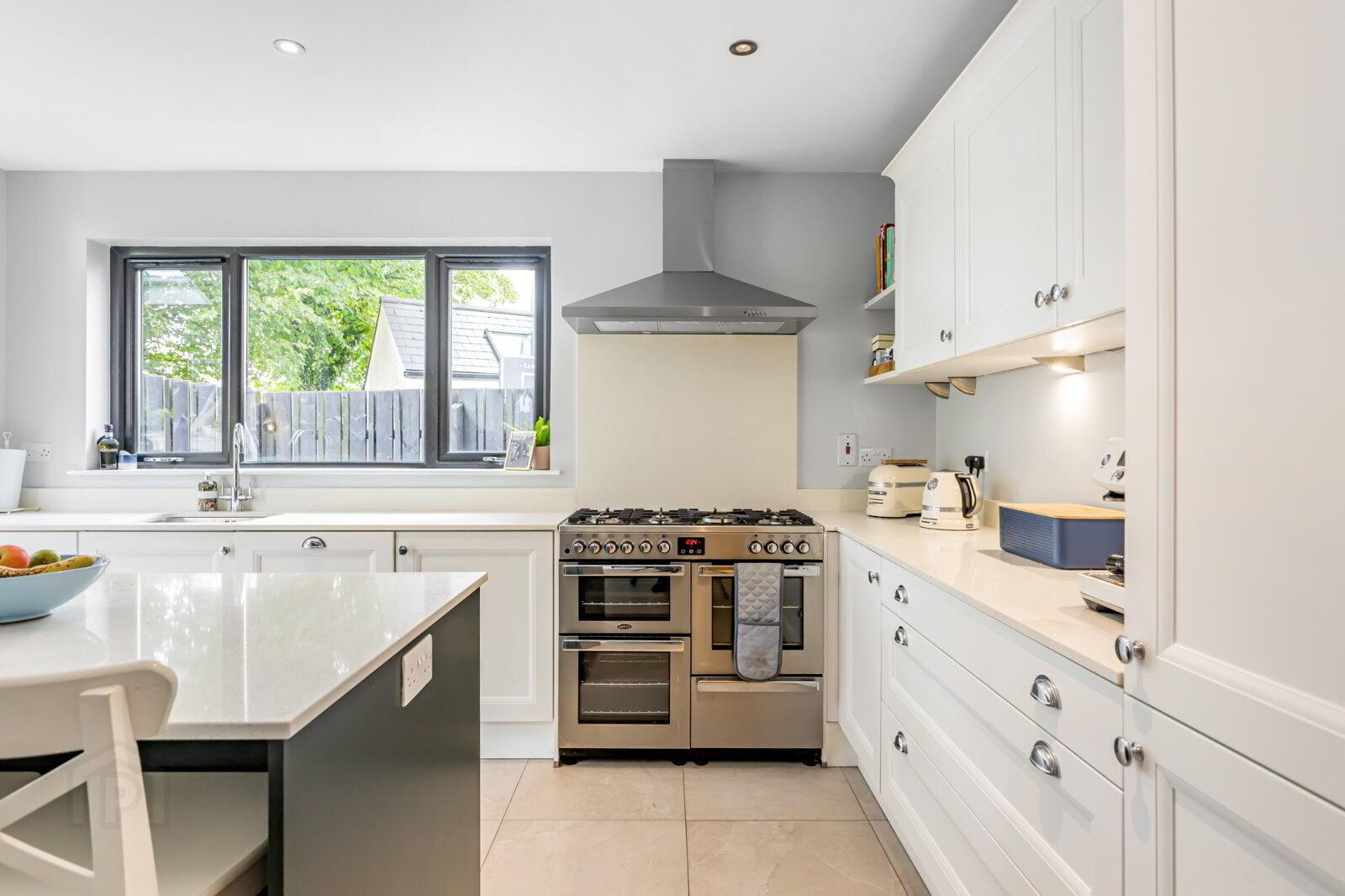 1 Knockbracken Gardens 10 of 35