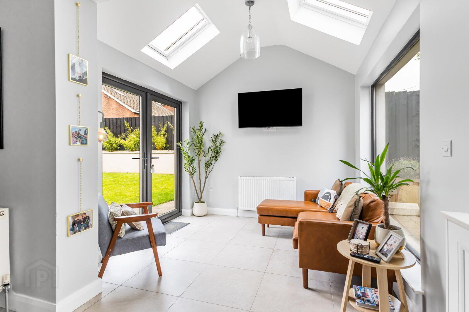 1 Knockbracken Gardens 12 of 35