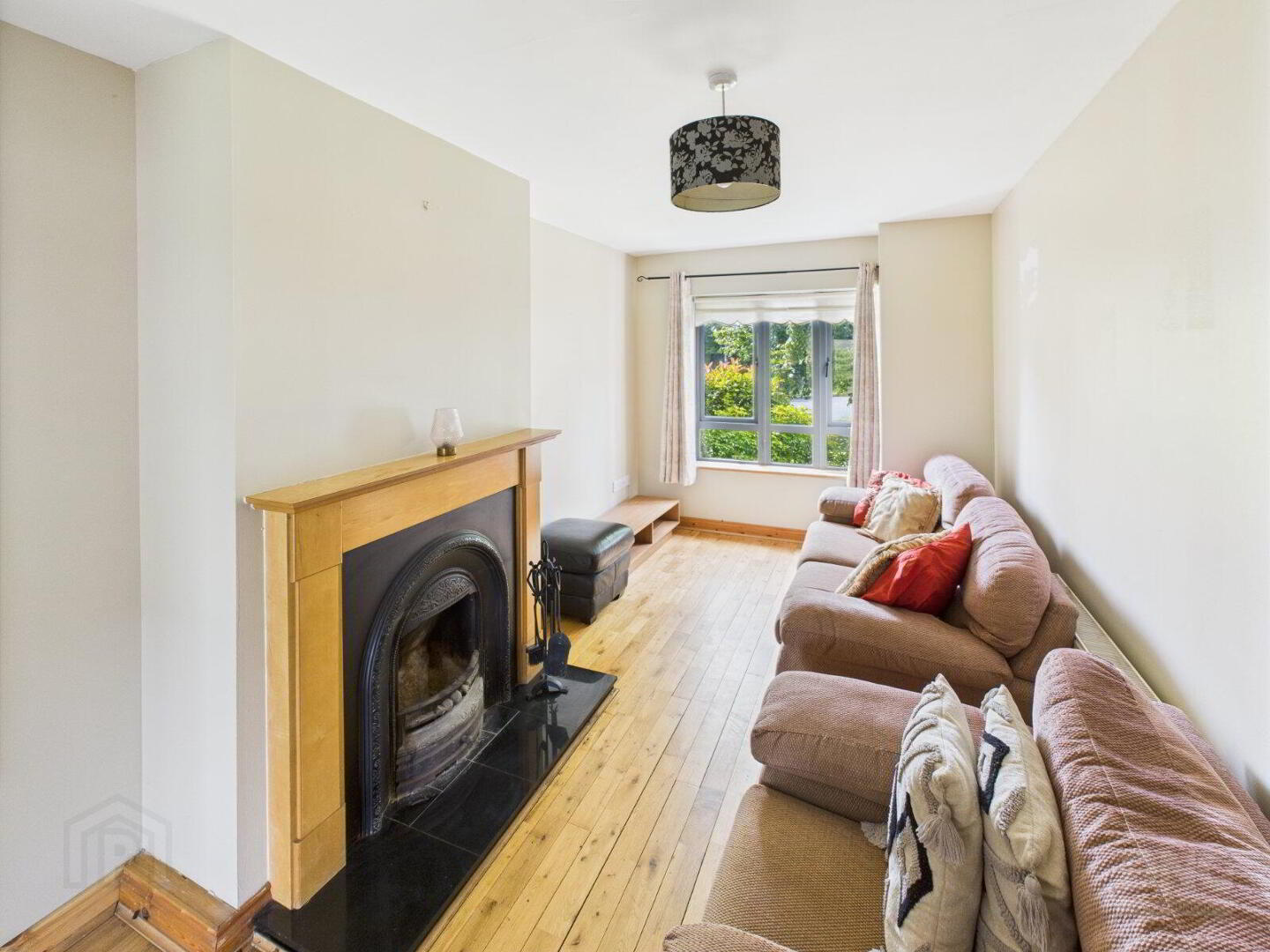 8 Colliers Brook 6 of 23