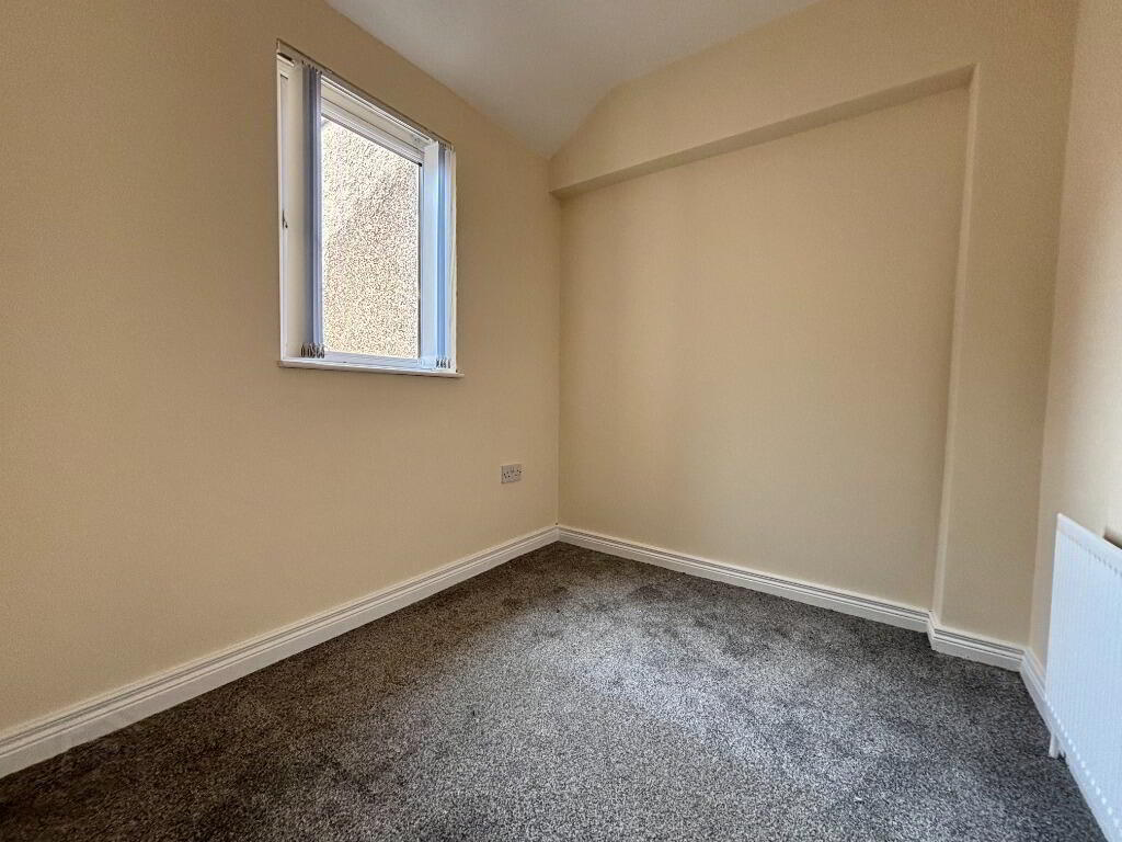 2 Glencairn Street 7 of 9