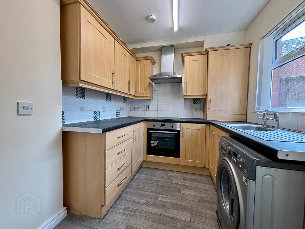 2 Glencairn Street 4 of 9