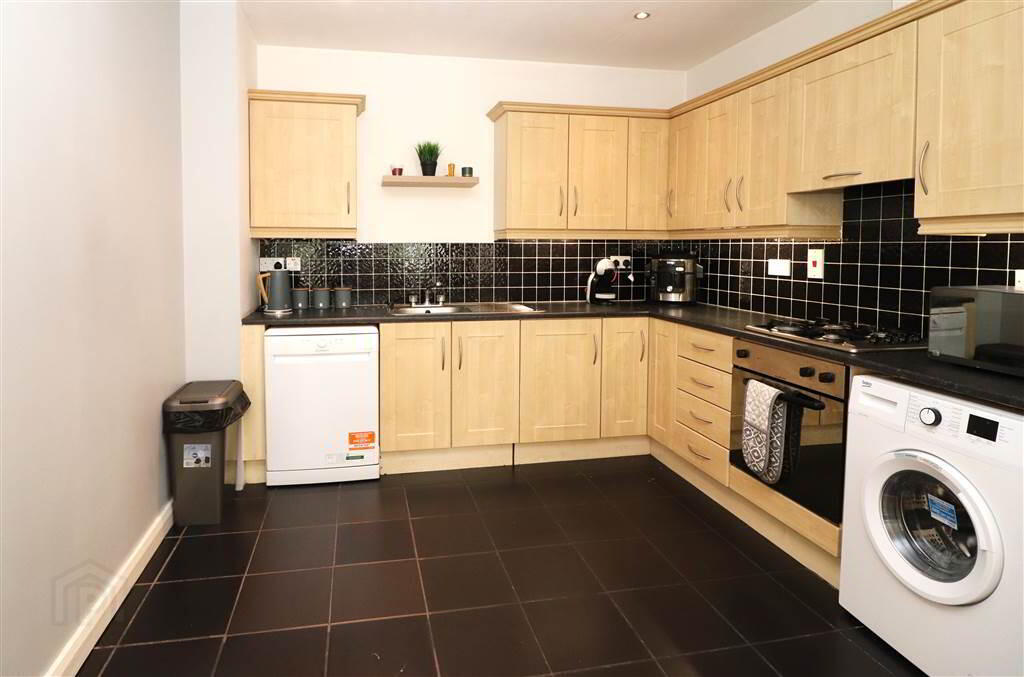 8 Garvey Mews 7 of 10