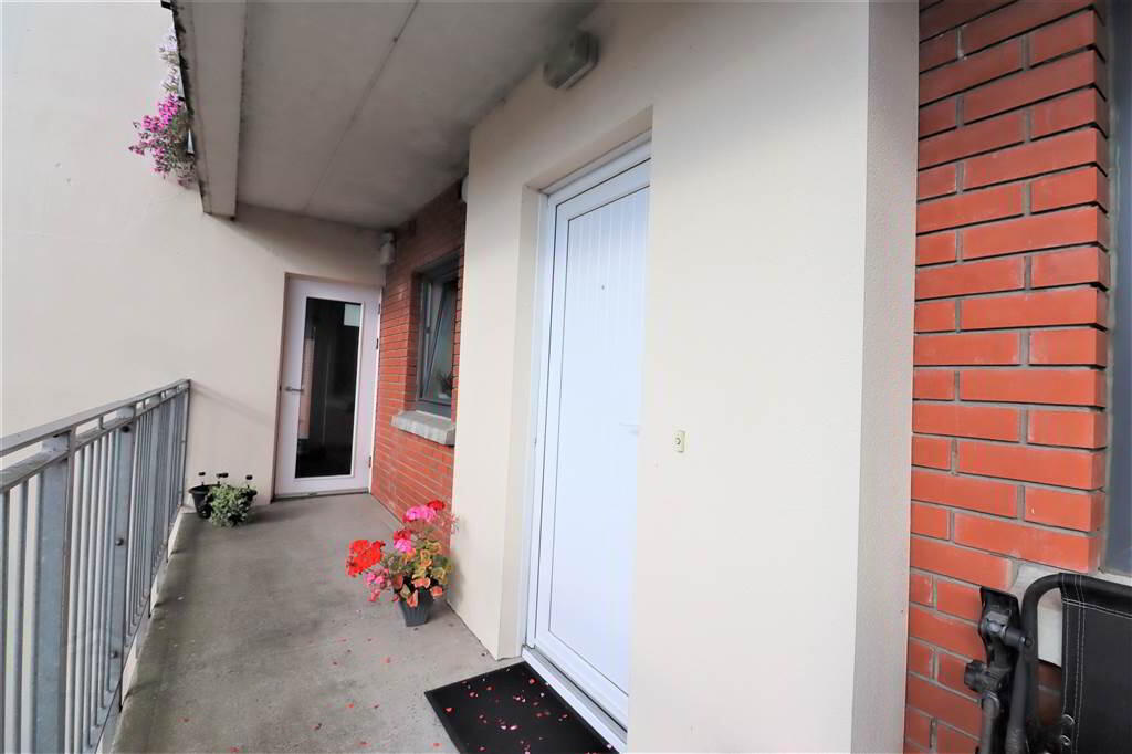 8 Garvey Mews 3 of 10