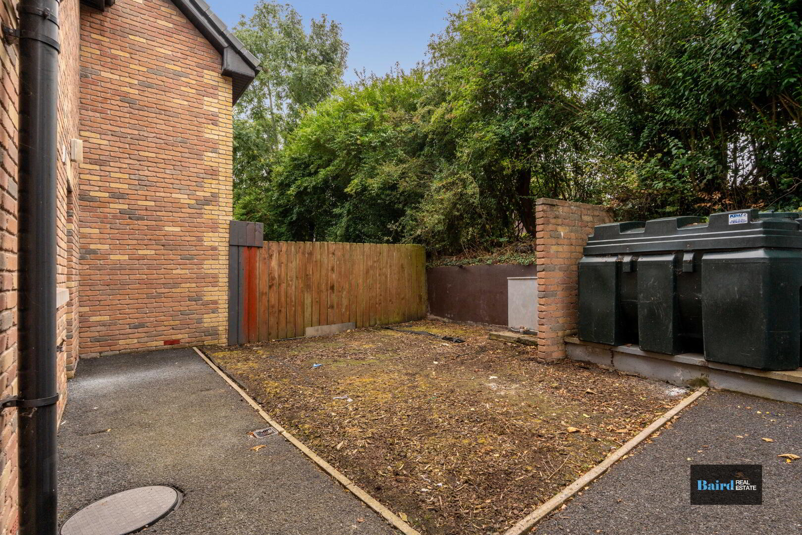 9 North Close 27 of 28