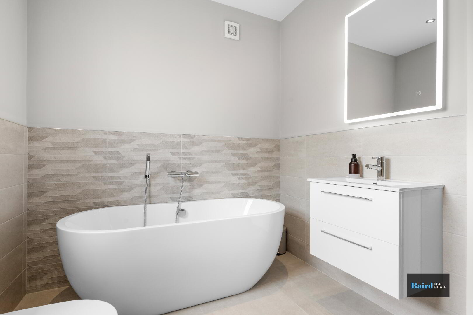 21 Castle Glen Avenue 36 of 41
