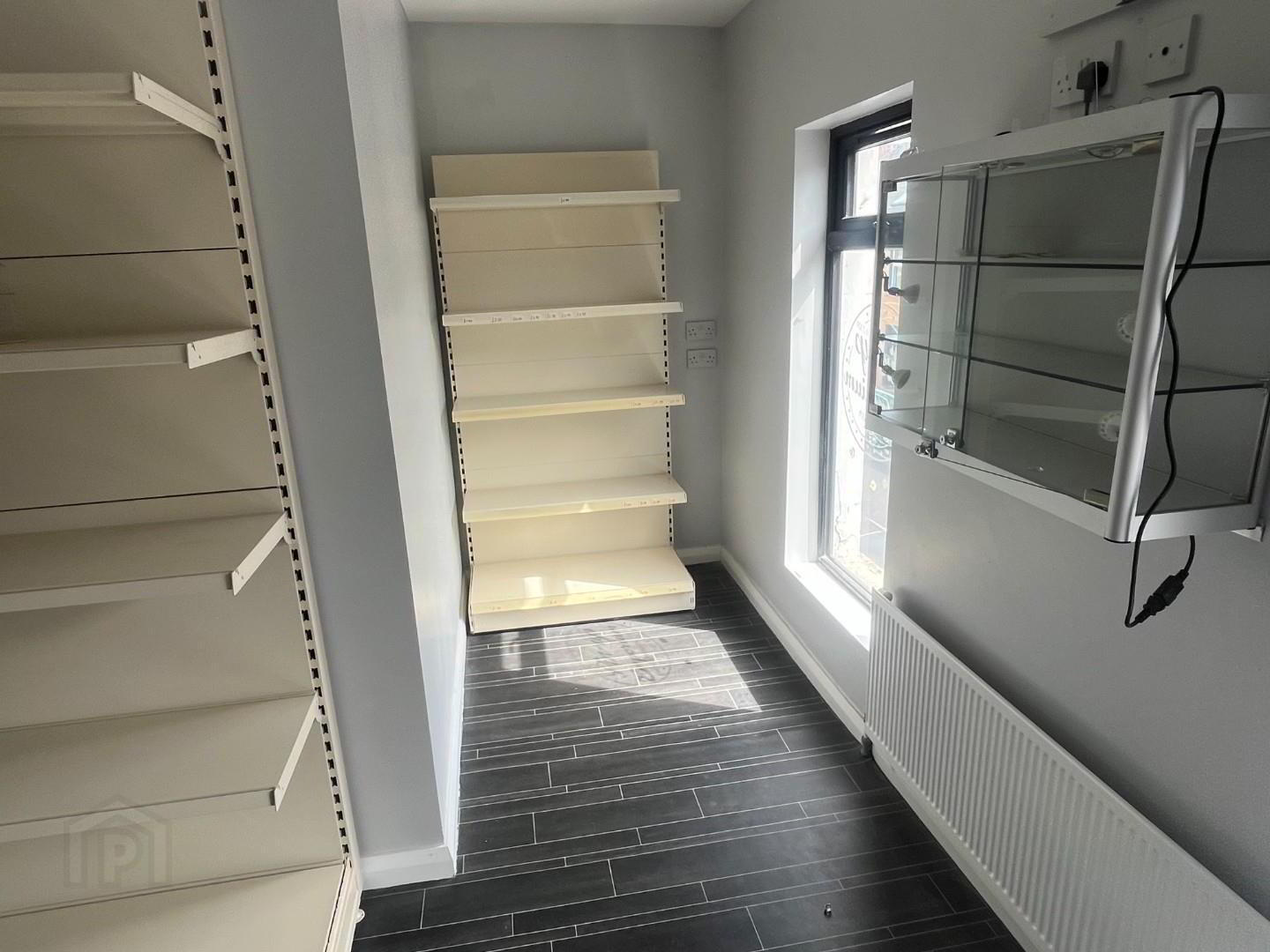 1st Floor ( Bills & Ratesincluded), 20 North Street 5 of 10