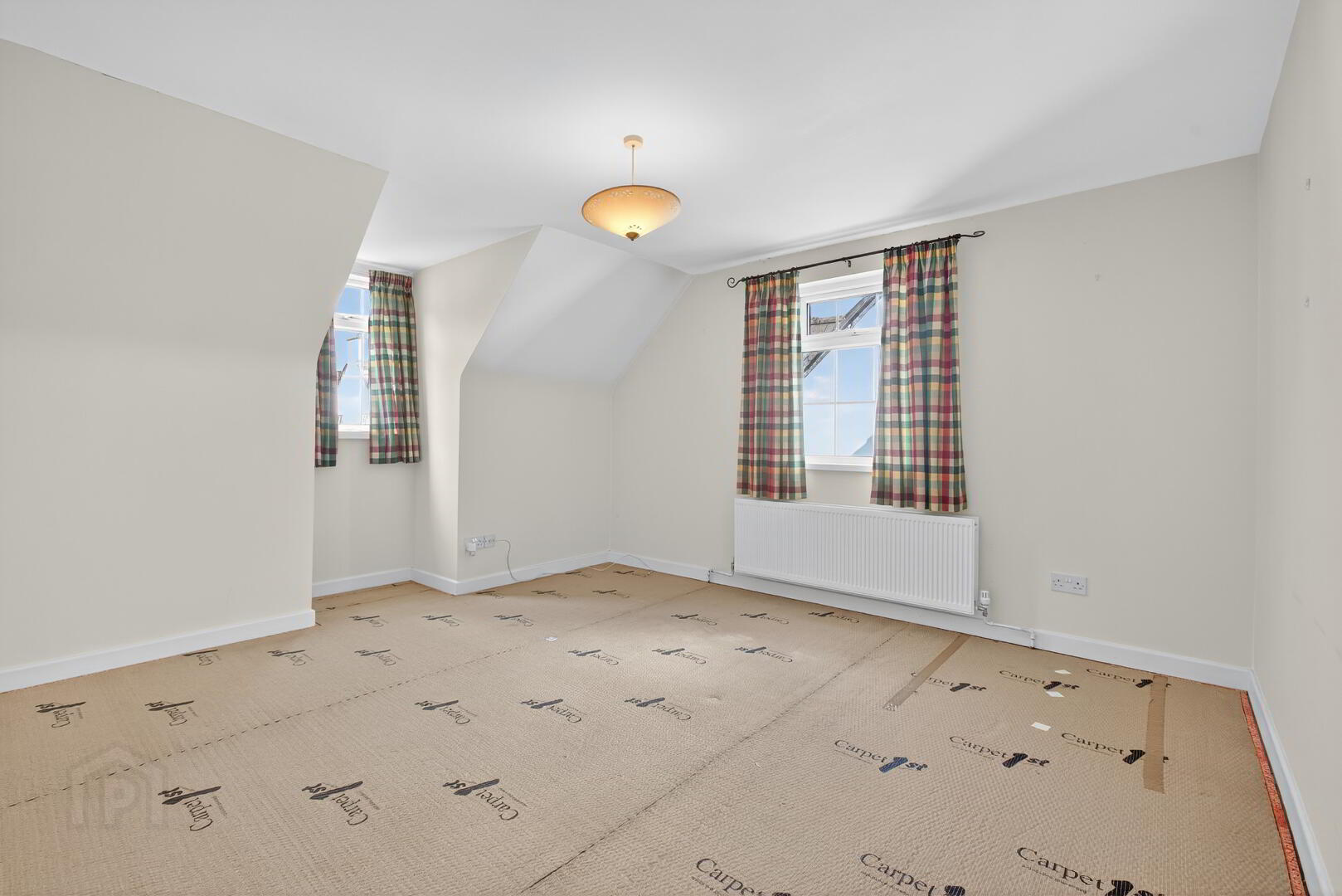 27 Gracefield 13 of 22
