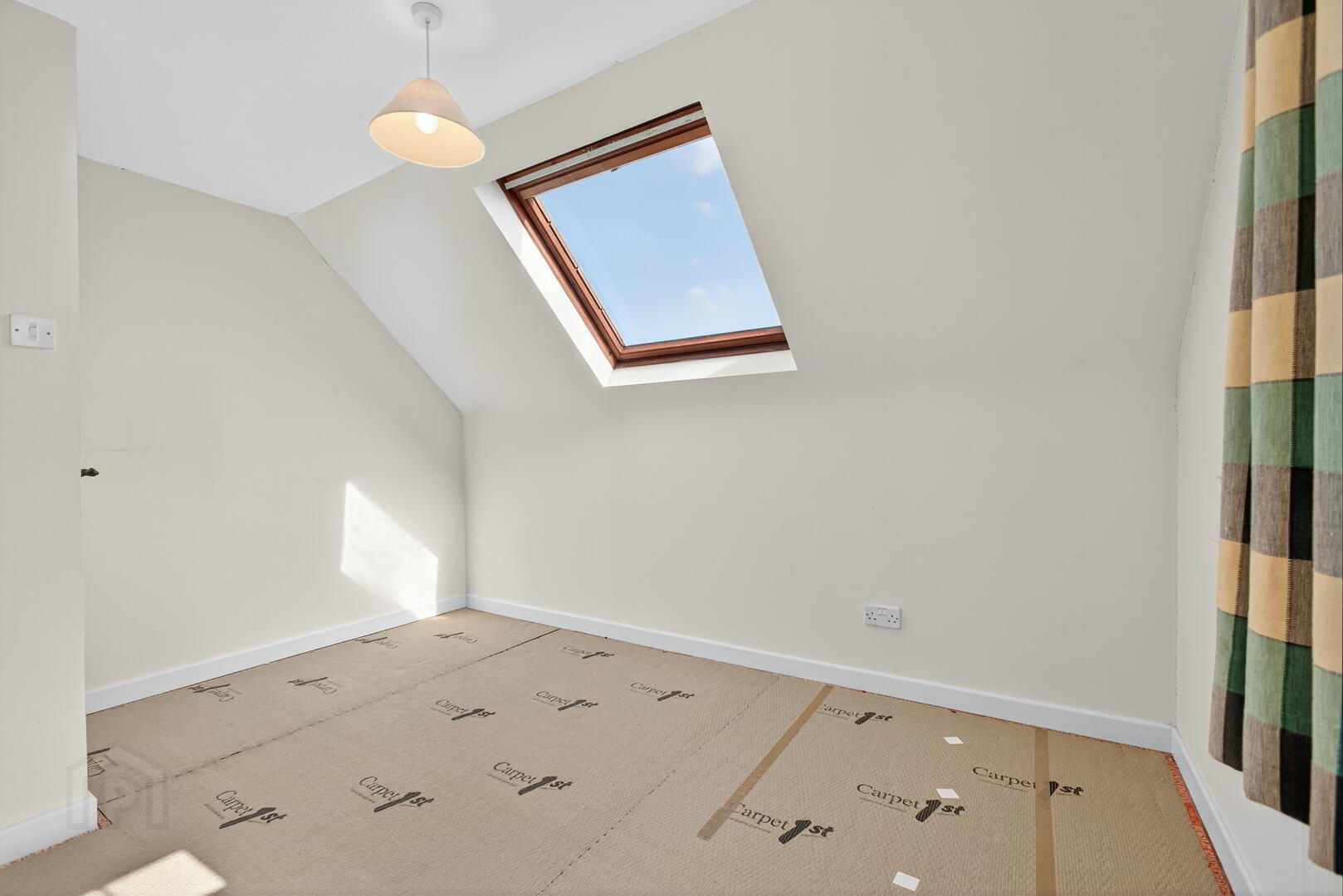 27 Gracefield 16 of 22