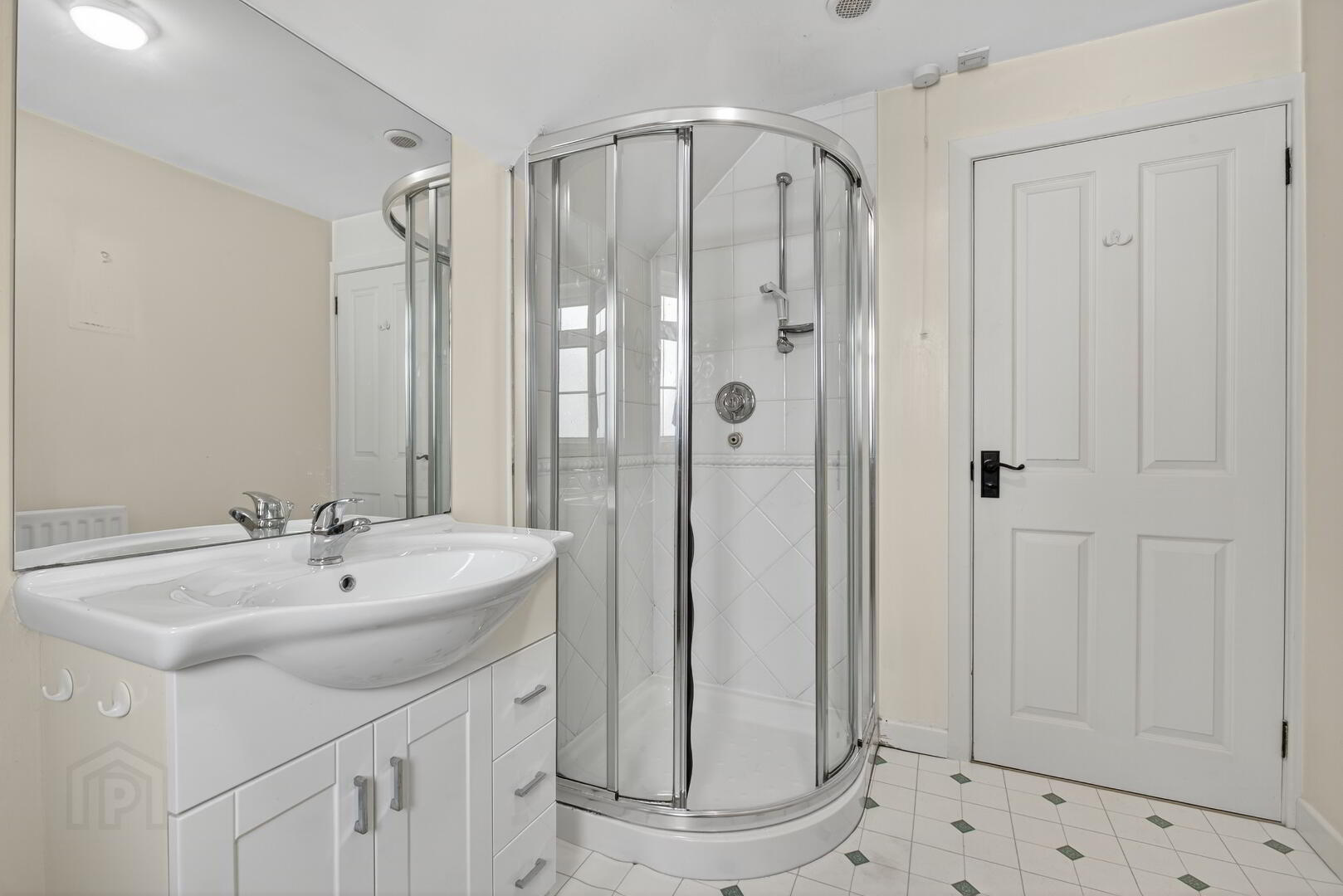 27 Gracefield 18 of 22