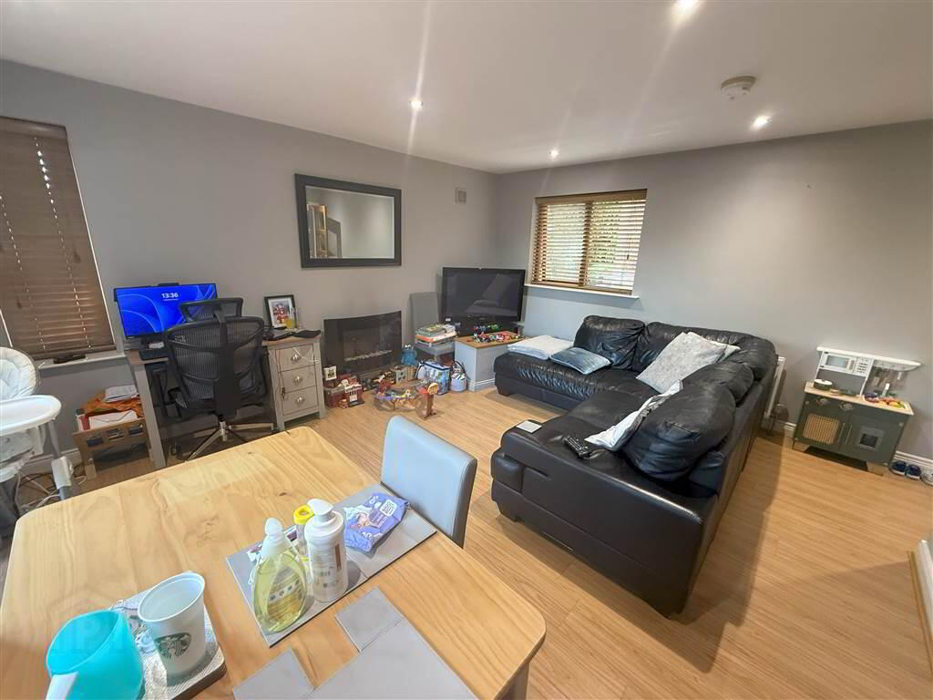 12 Laganvale Manor 2 of 8