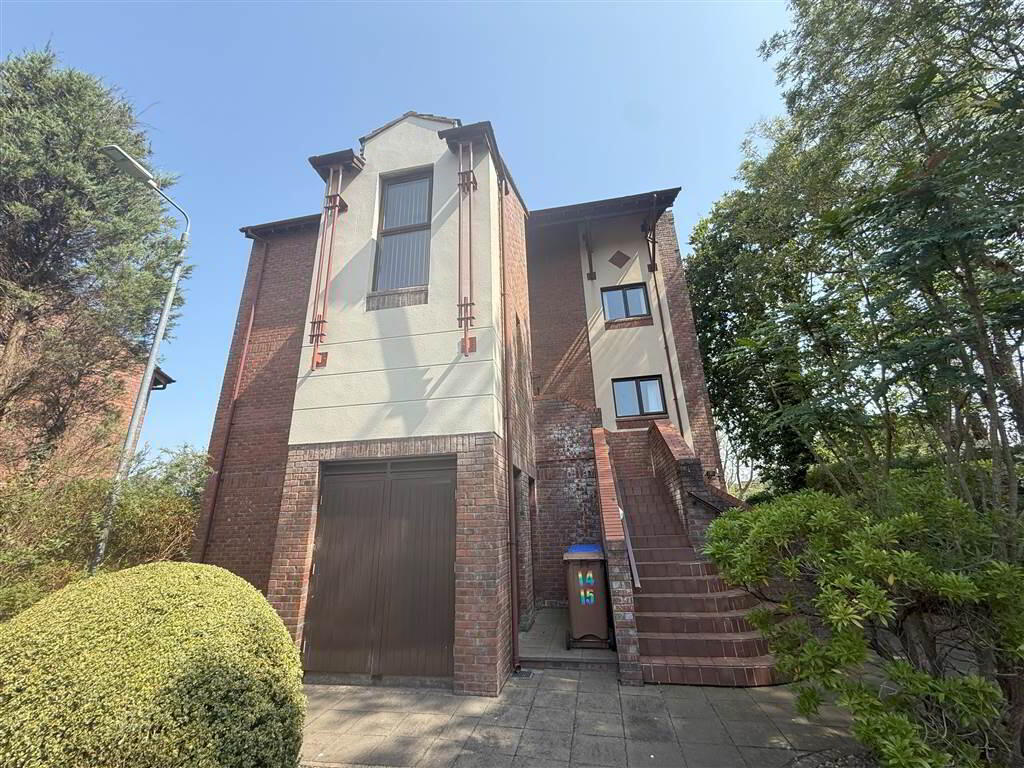 12 Laganvale Manor 1 of 8